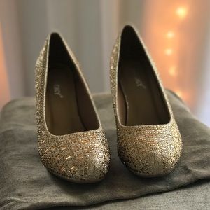Gold Rhinestone Pumps DELICACY brand